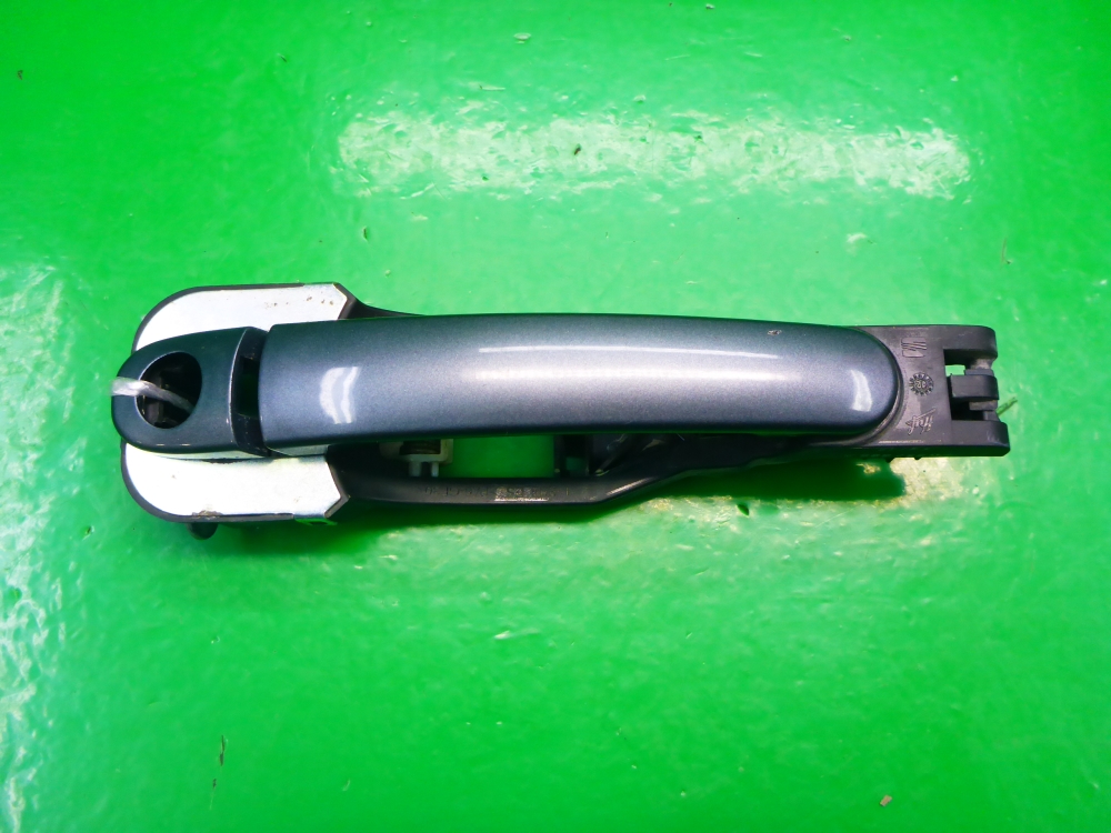 Ручка двери передней наружная левая