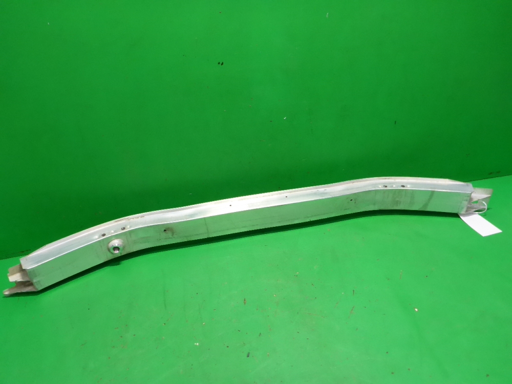 Усилитель переднего бампера