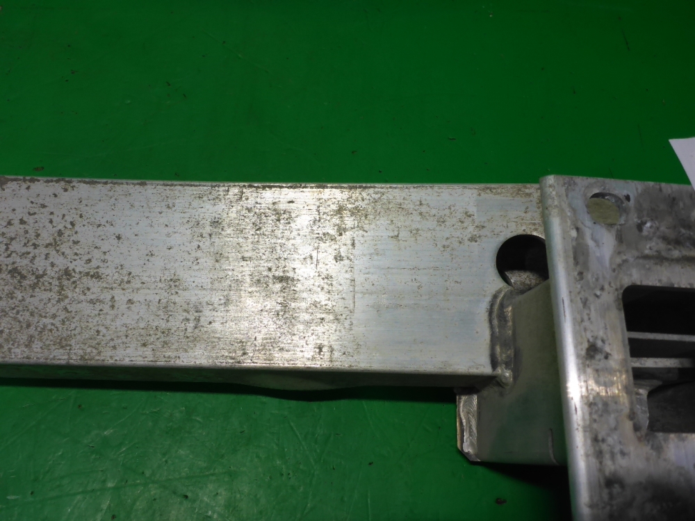 Усилитель заднего бампера