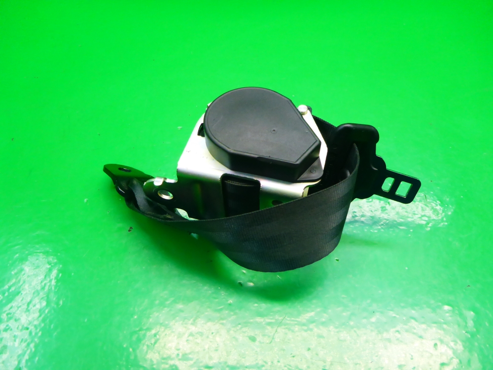 Ремень безопасности