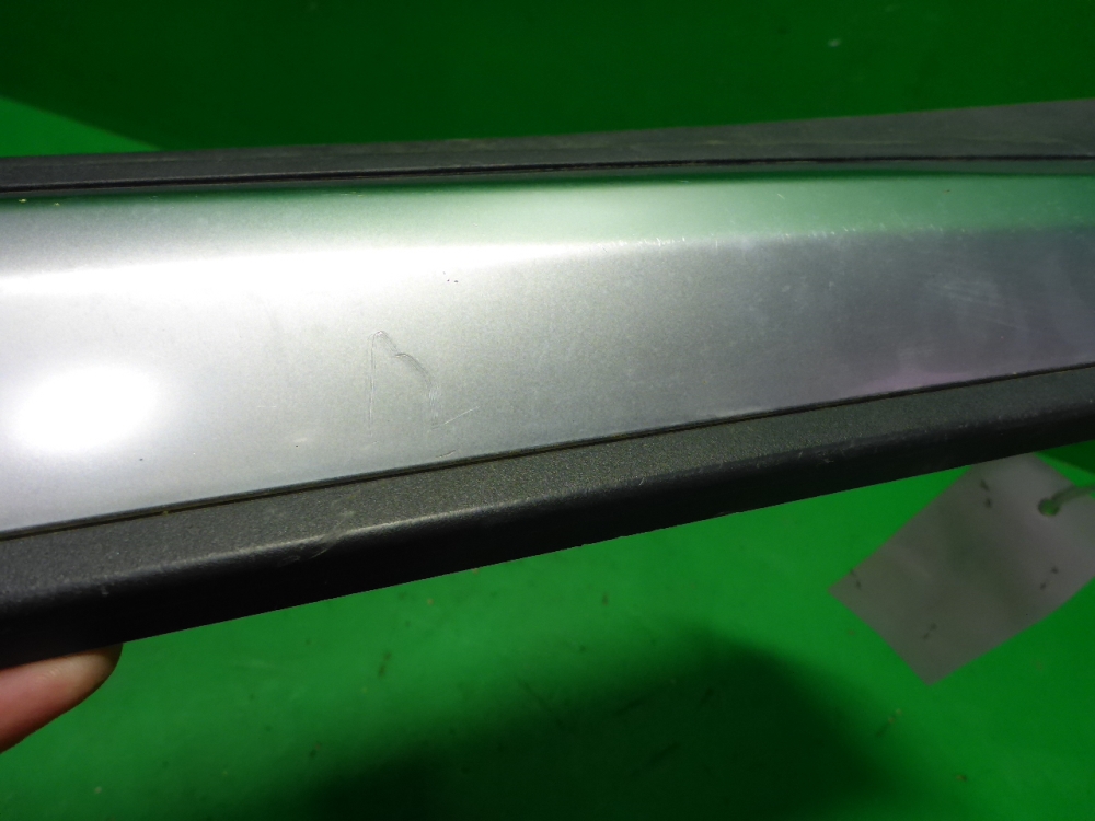 Накладка двери задней правой