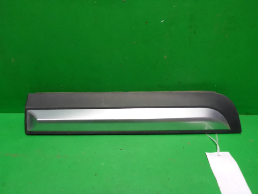 Накладка двери задней правой