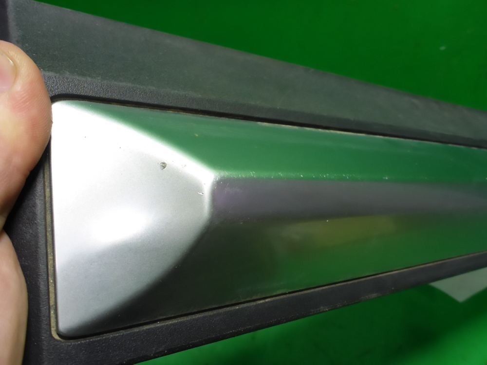 Накладка двери задней правой