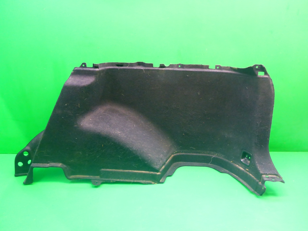 Обшивка багажника