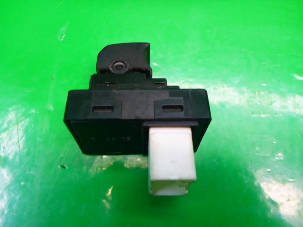 Кнопка стеклоподъемника