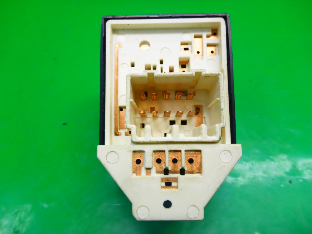 Переключатель регулировки зеркал