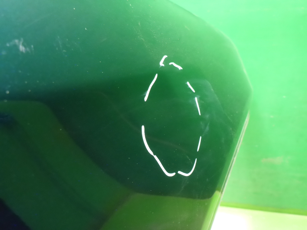 Крыло переднее правое