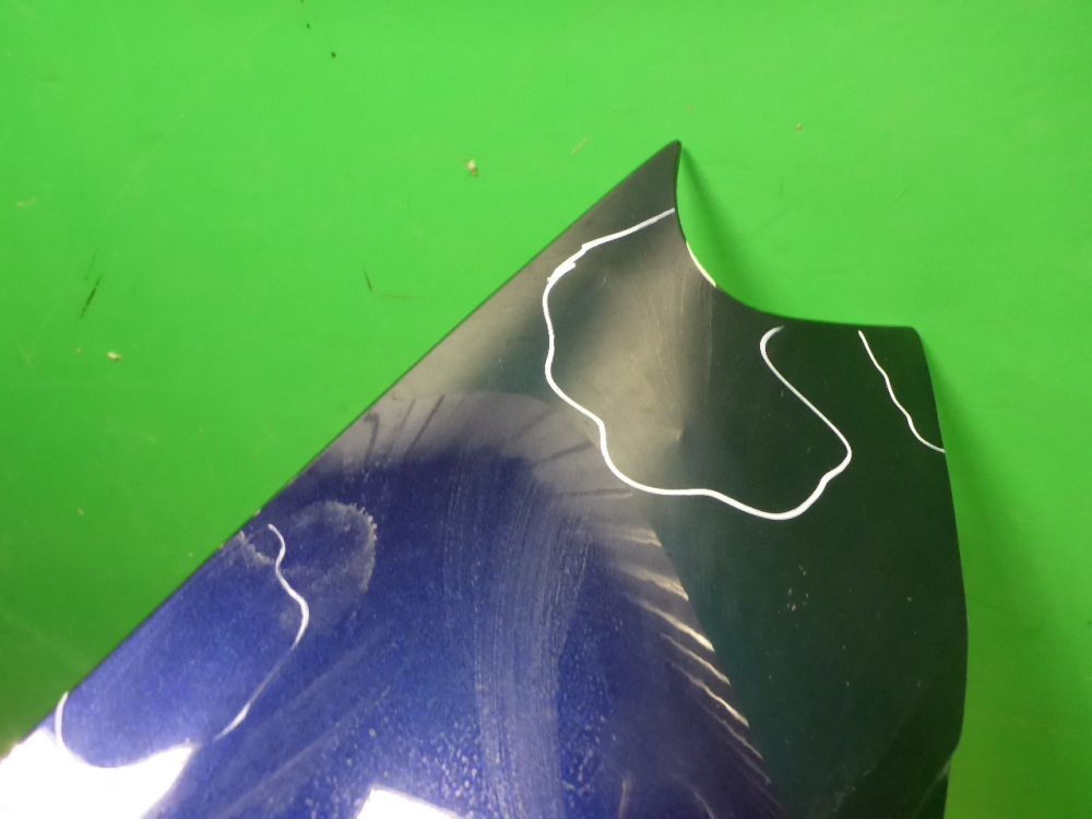 Крыло переднее правое