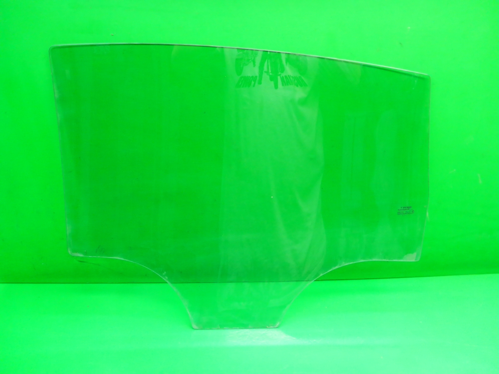 Стекло двери задней правой