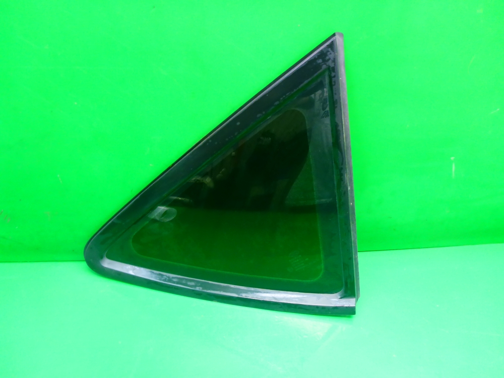 Стекло кузовное глухое правое