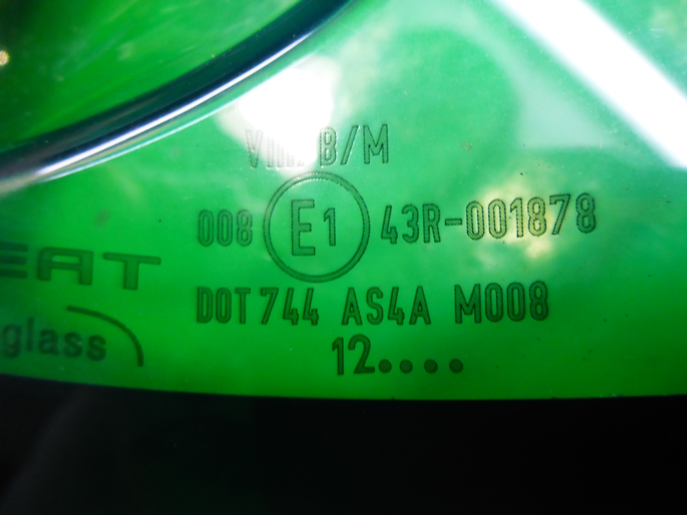 Стекло кузовное глухое левое