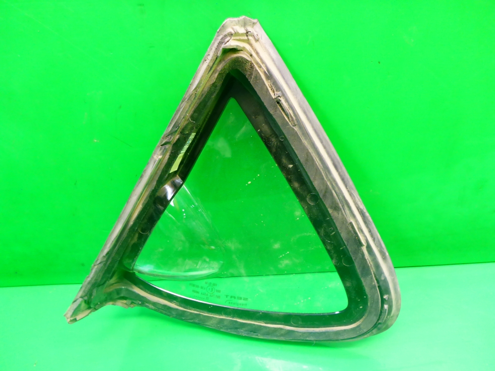 Стекло кузовное глухое правое