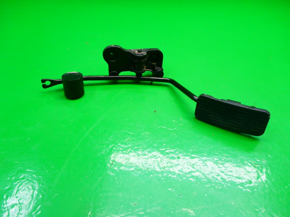 Педаль газа