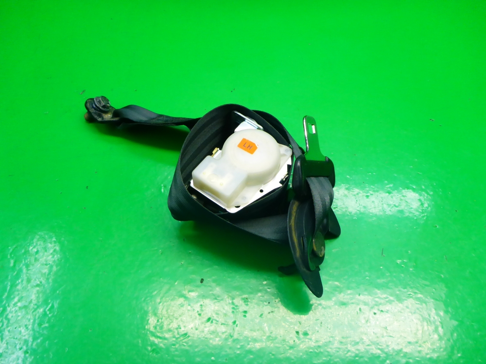 Ремень безопасности