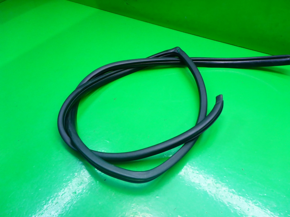 Уплотнитель двери