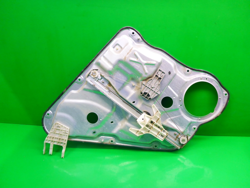 Стеклоподъемник электр. задний правый