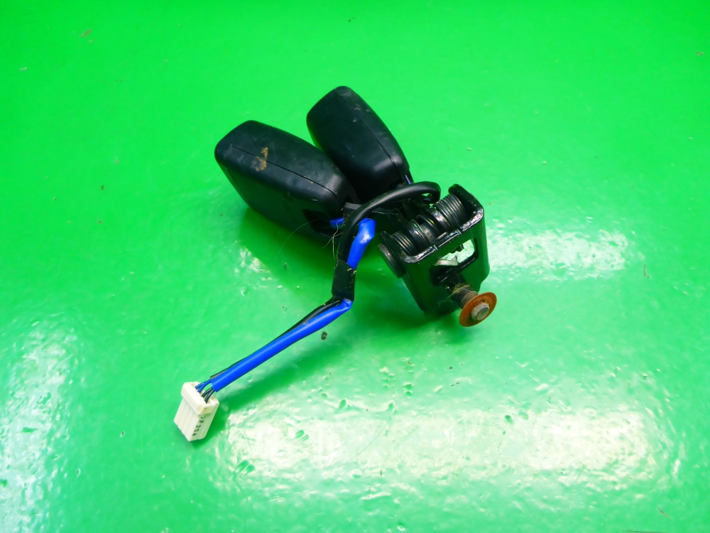 Ответная часть ремня безопасности