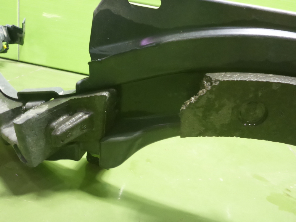 Кронштейн переднего бампера