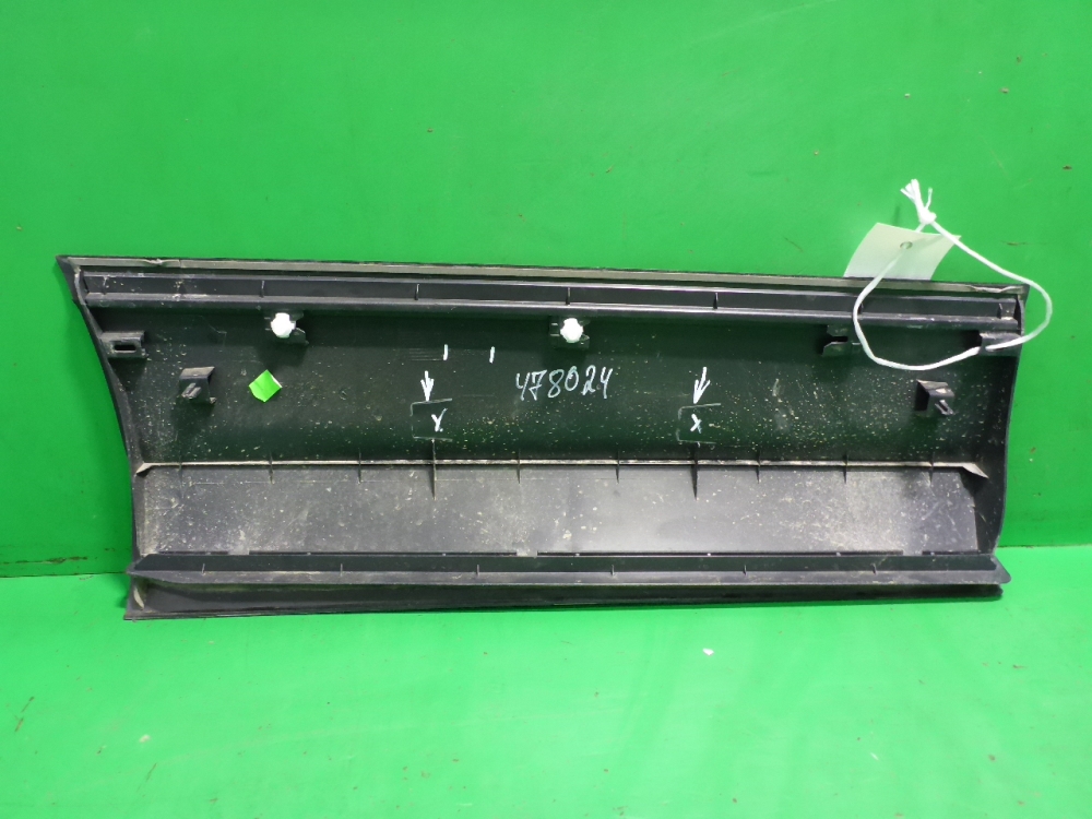 Накладка двери задней левой