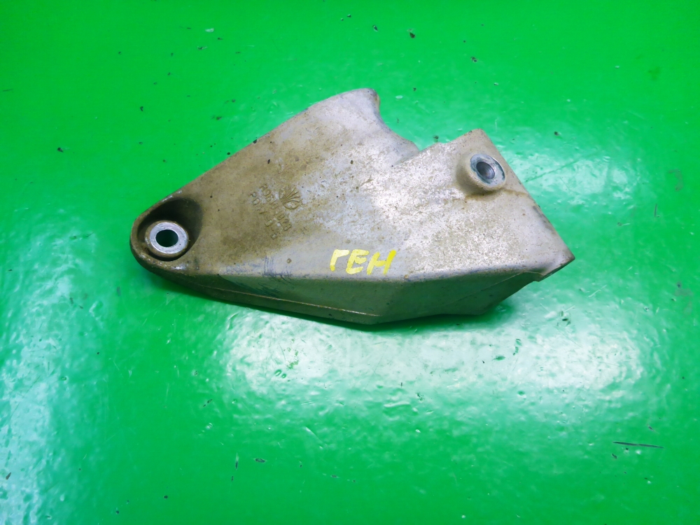 Кронштейн генератора