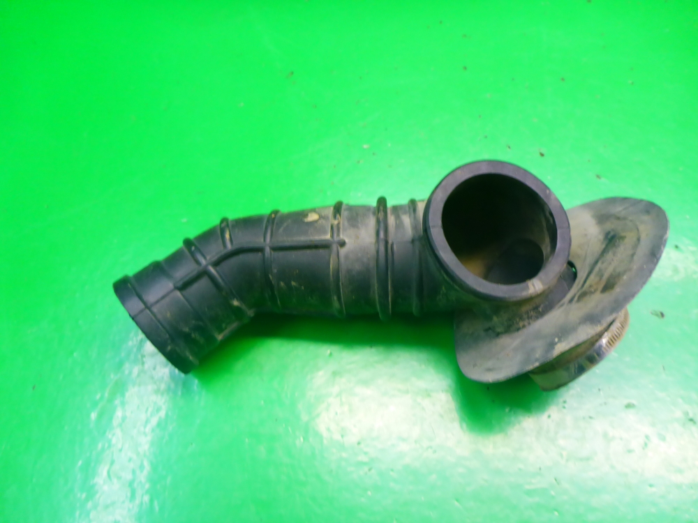 Патрубок воздушного фильтра