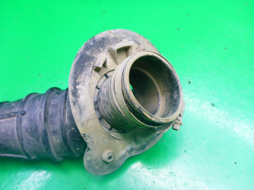 Патрубок воздушного фильтра