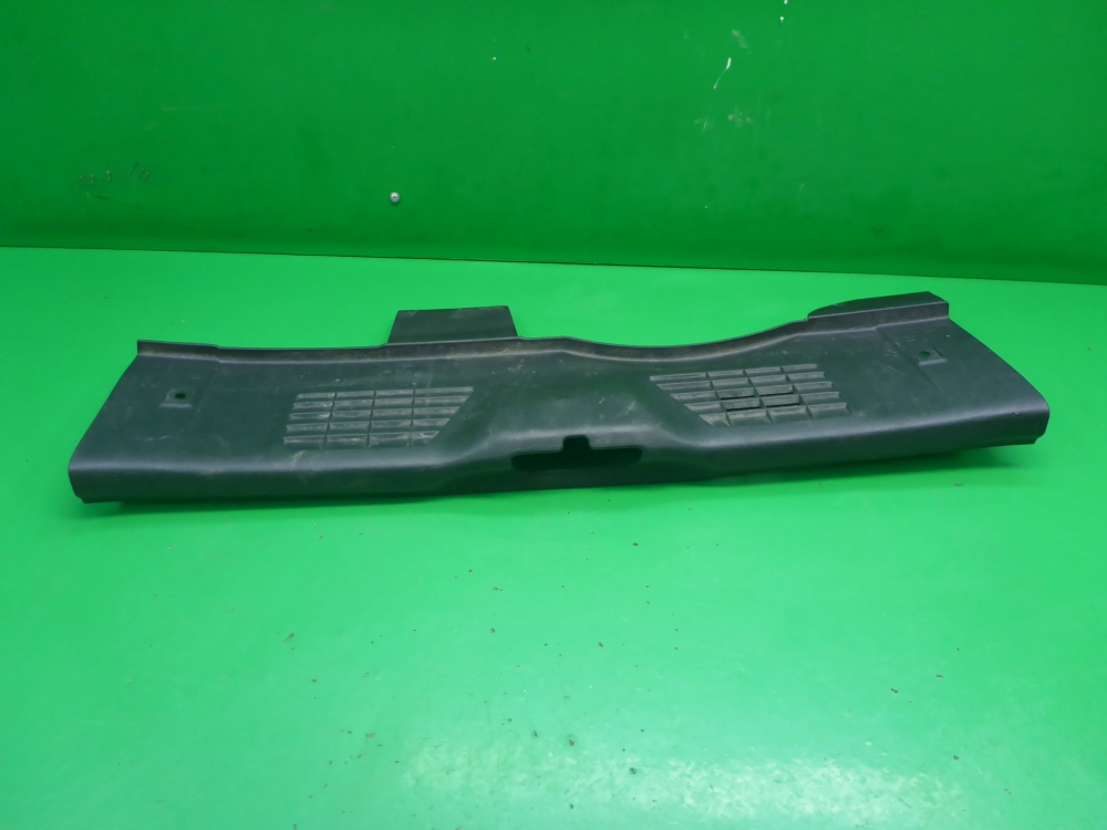 Обшивка багажника