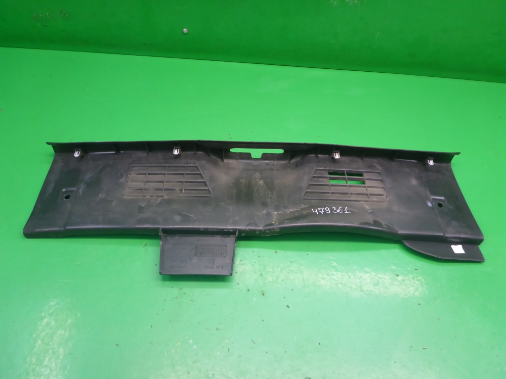 Обшивка багажника