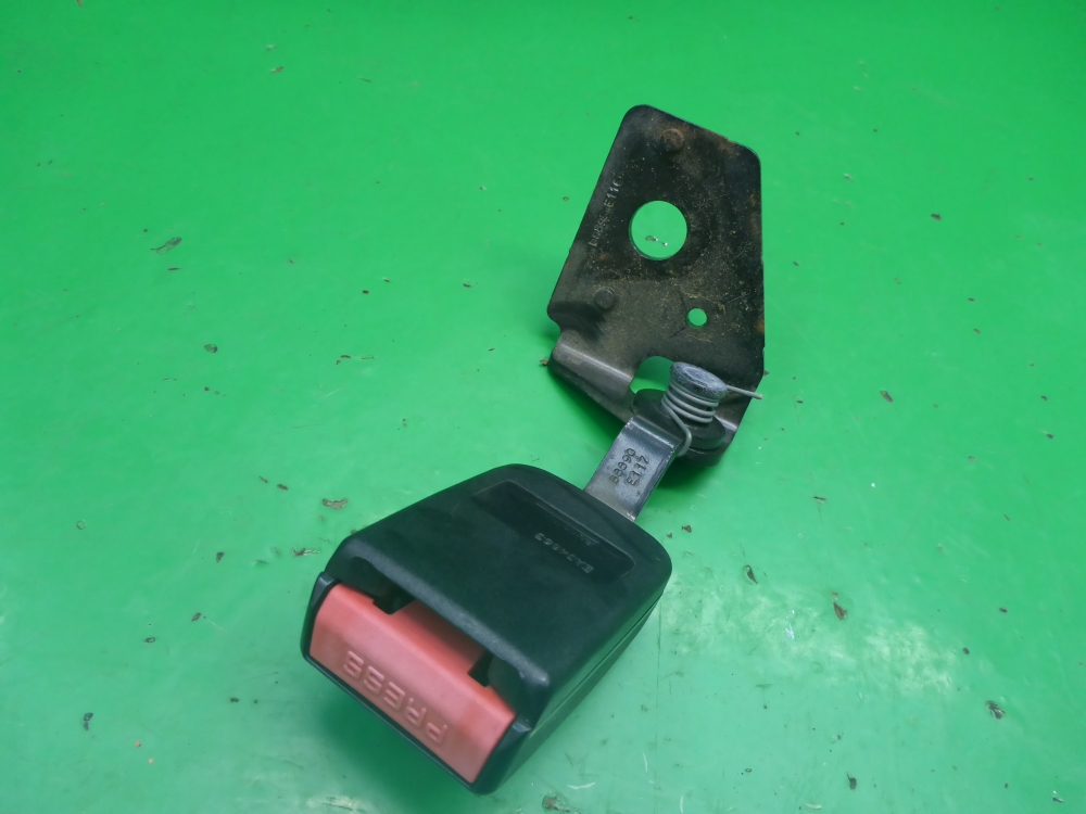 Ответная часть ремня безопасности