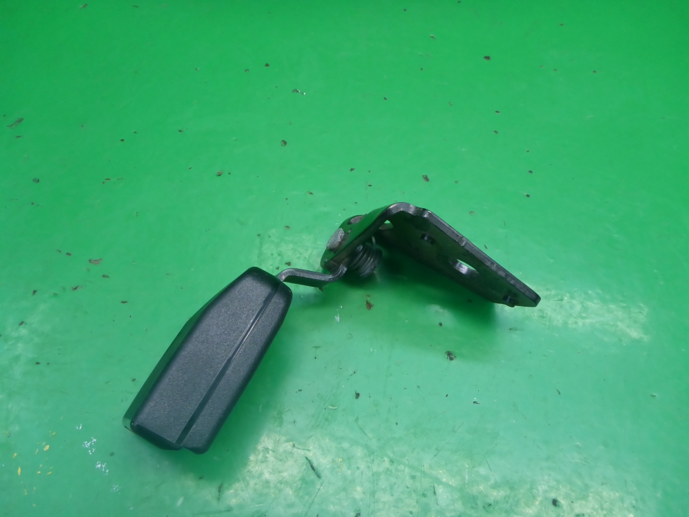 Ответная часть ремня безопасности