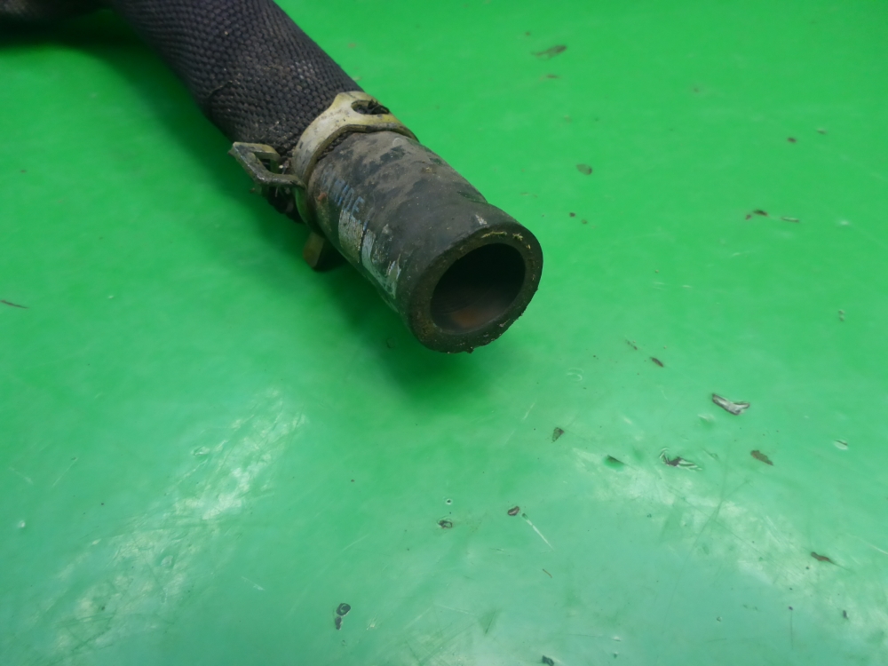 Патрубок отопителя