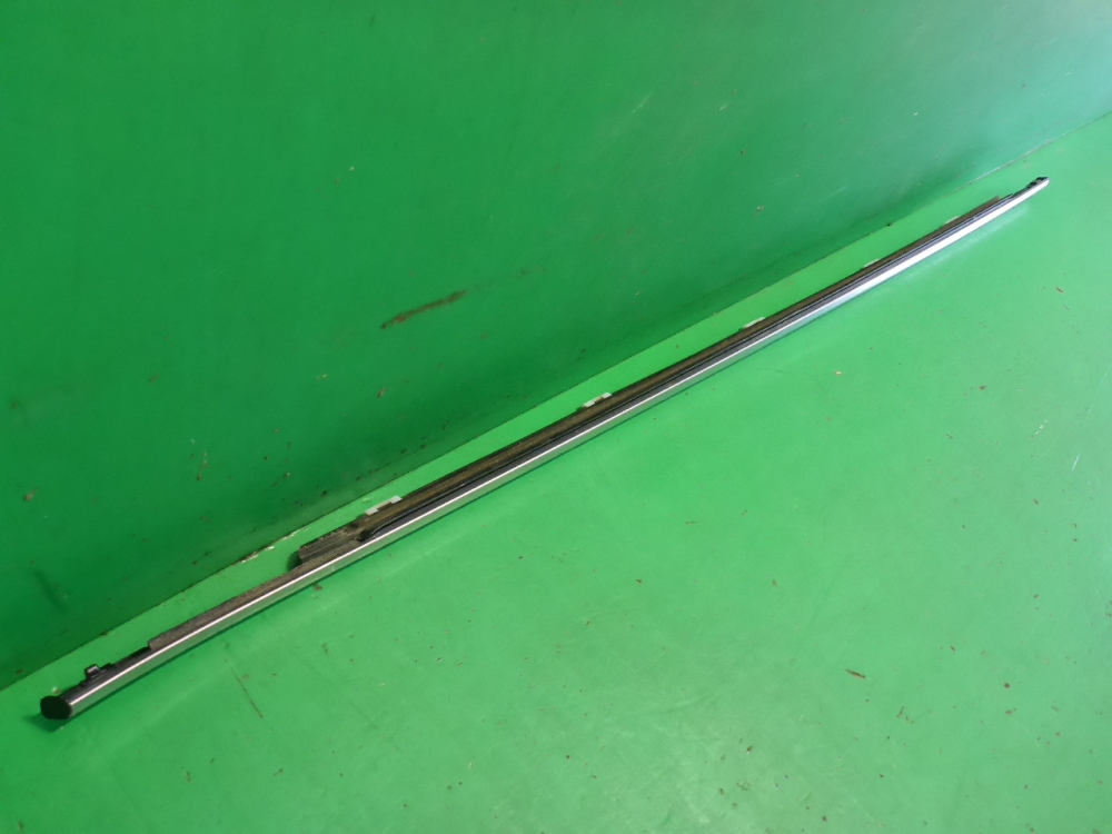 Накладка стекла заднего правого