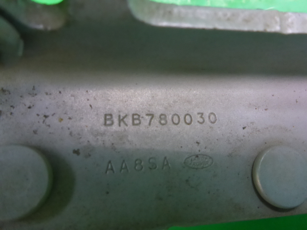 Петля капота левая