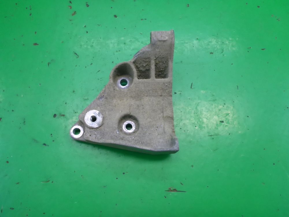 Кронштейн ГУР