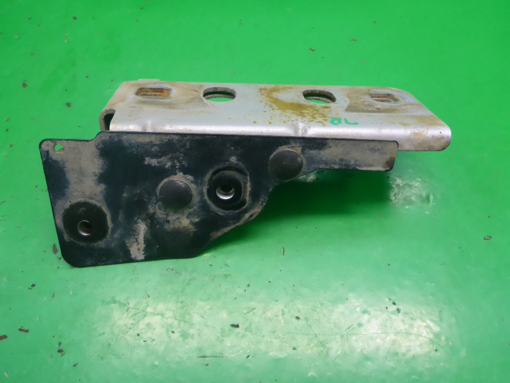 Кронштейн передней панели