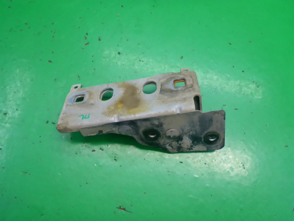 Кронштейн передней панели