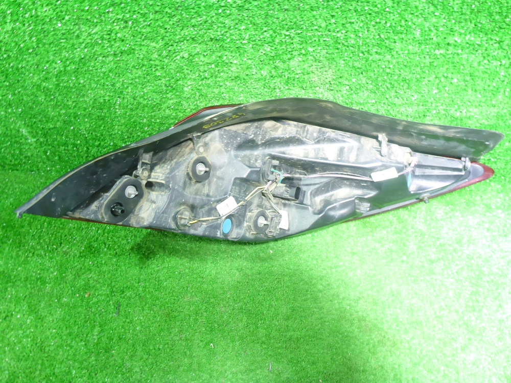 Фонарь задний наружный левый