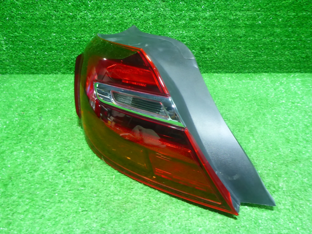 Фонарь задний наружный левый