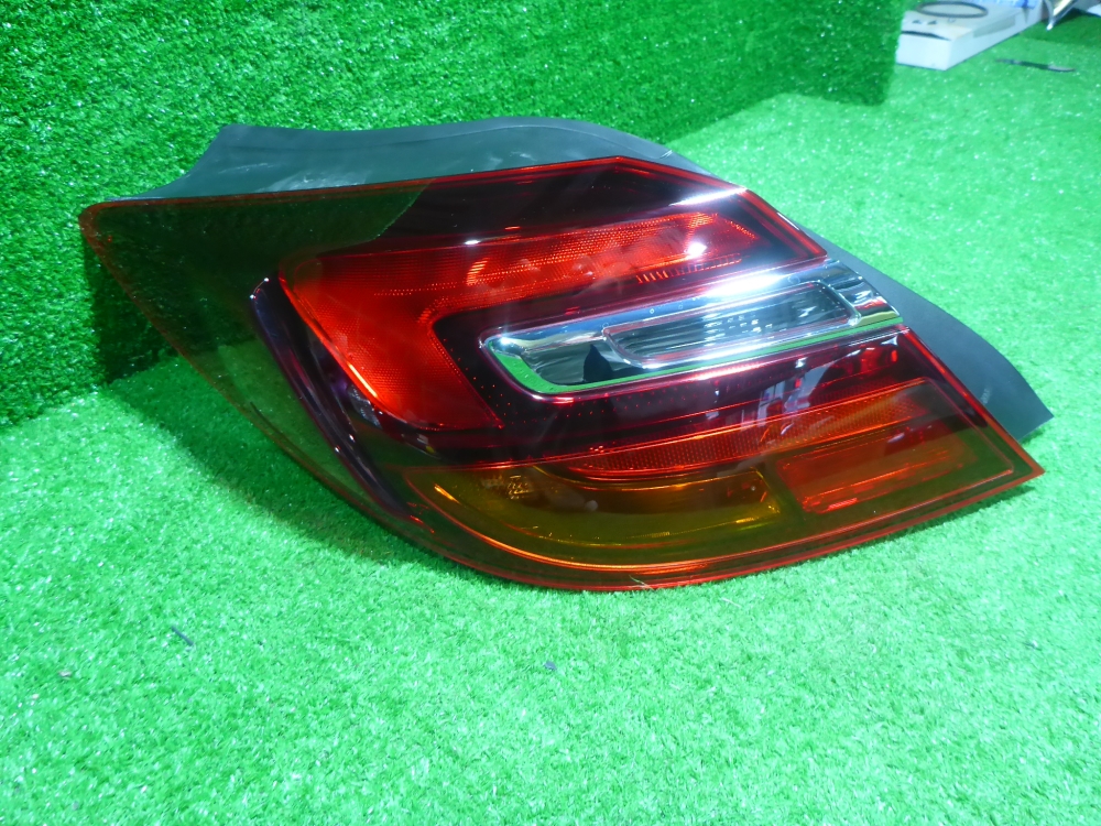 Фонарь задний наружный левый