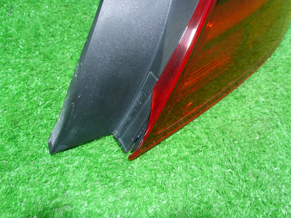 Фонарь задний наружный правый