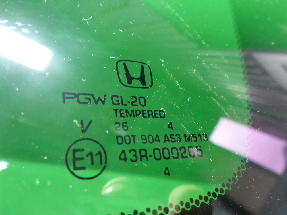 Стекло кузовное глухое правое