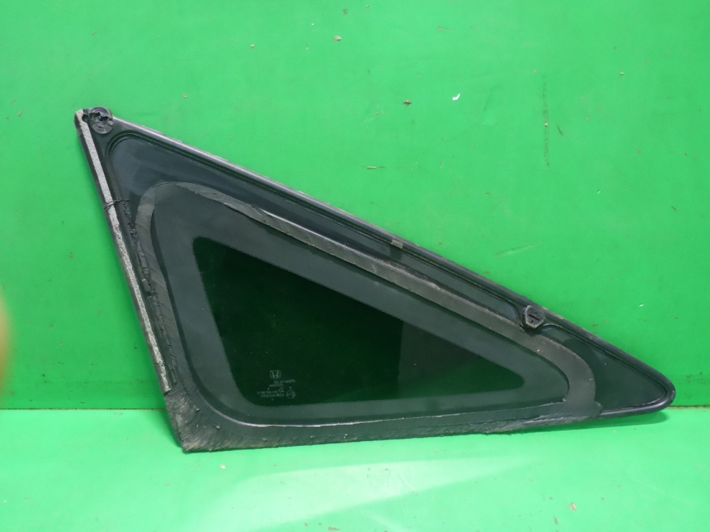 Стекло кузовное глухое правое