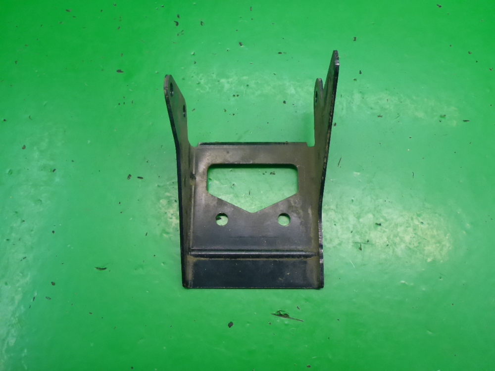 Кронштейн двигателя передний