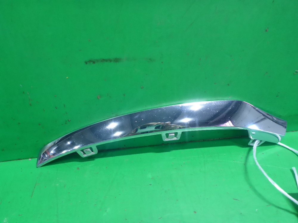 Накладка переднего бампера левая