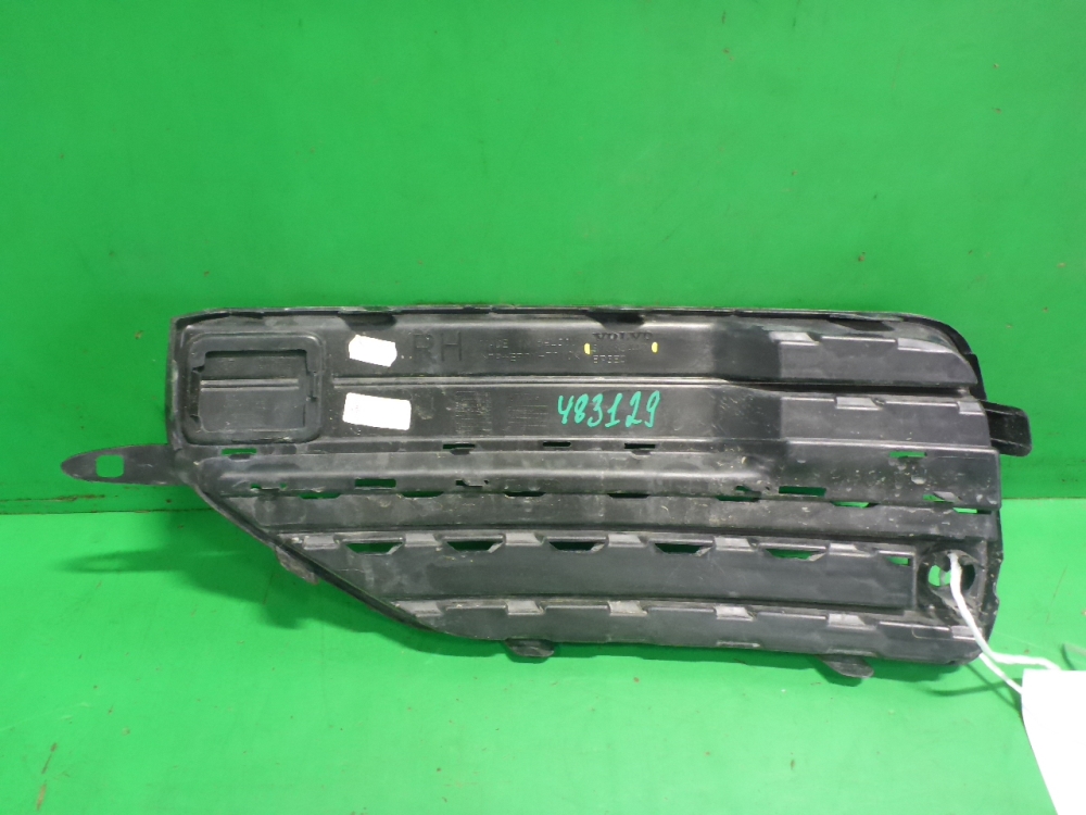 Решетка в бампер правая