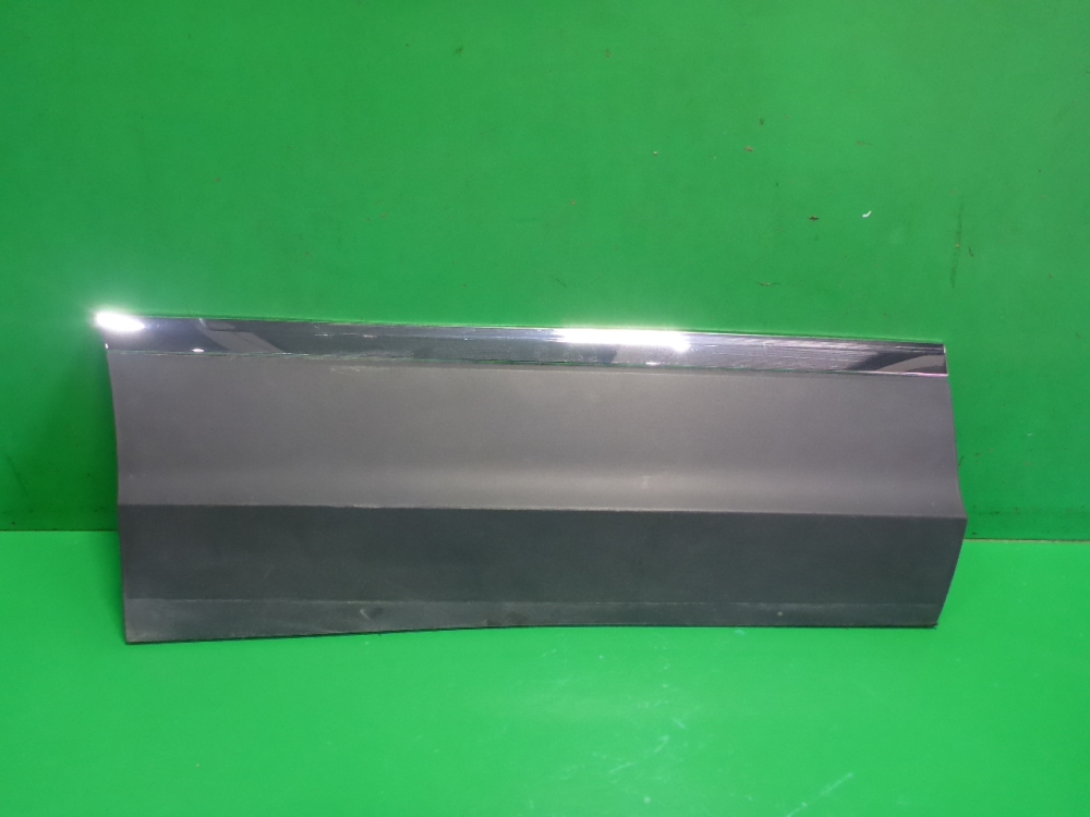 Накладка двери задней правой