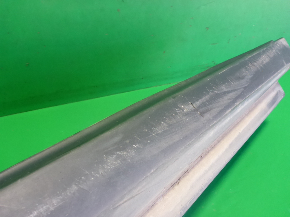 Накладка двери передней правой