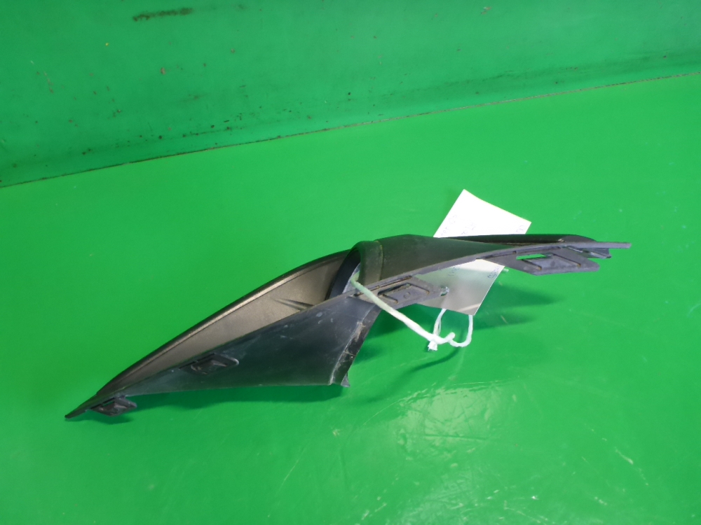 Рамка противотуманной фары левой