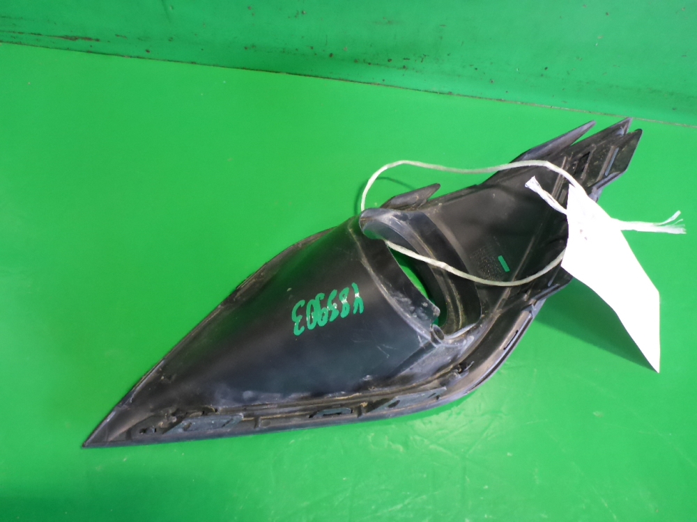 Рамка противотуманной фары левой