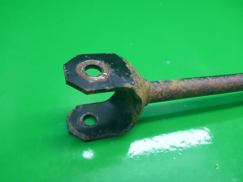 Тяга задняя поперечная